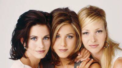 Courteney Cox, Jennifer Aniston, and Lisa Kudrow Had a Mini 'Friends' Reunion - www.glamour.com