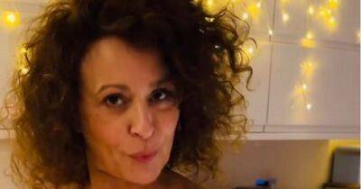 ''Sexy cooking": Loose Women star Nadia Sawalha has fans asking her to open OnlyFans with saucy Nigella impersonation - www.manchestereveningnews.co.uk