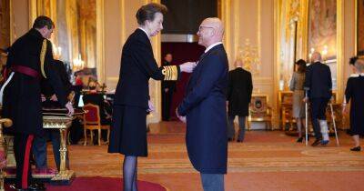 MasterChef's Gregg Wallace makes food shortages plea as he's given MBE by Princess Anne - www.ok.co.uk - France - Italy - county Wallace