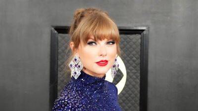 Taylor Swift Accessorized Her Grammys 'Fit With $3 Million in Jewelry - www.glamour.com
