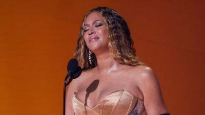 Beyoncé Tears Up While Accepting Her Record-Breaking Grammy - www.glamour.com