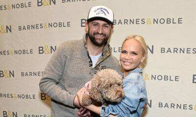 Kristin Chenoweth & Fiance Josh Bryant Pose for a Family Photo at L.A. Book Signing! - www.justjared.com - Los Angeles