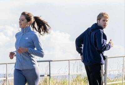 ‘The Crown’ Films Prince William & Kate Middleton First Meeting Scene As Ed McVey Checks Out Meg Bellamy - etcanada.com - Scotland - county Andrews