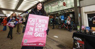 Vegans protest outside Costa Coffee in Manchester city centre in 'stand against dairy industry' - www.manchestereveningnews.co.uk - Britain - county Bristol - county Coffee