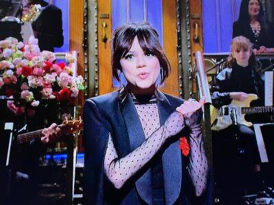 ‘SNL’ Host Jenna Ortega Joined By ‘Wednesday’ Co-Star Fred Armisen During Opening Monologue - deadline.com