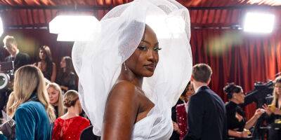 Tems' Bold Dress at Oscars 2023 Draws Both Criticism & Praise - www.justjared.com - Nigeria