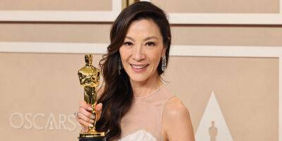 Michelle Yeoh FaceTimed Her Mom Just Moments After Winning Her Best Actress Oscar - www.justjared.com - Malaysia