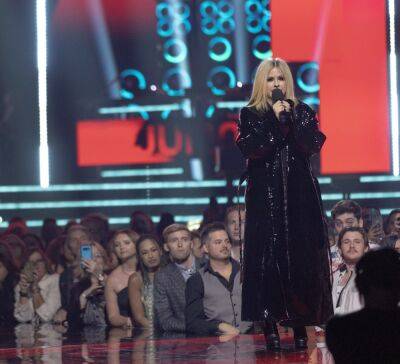 2023 Juno Awards: Topless Protestor Interrupts Avril Lavigne, Was Told To ‘F–k Off’ - etcanada.com