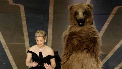 Jimmy Kimmel Reveals the Celeb Inside 'Cocaine Bear' Suit at the Oscars! - www.justjared.com - Hollywood - county Banks