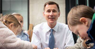 Jeremy Hunt defends delaying 30 hours of free childcare for all under 5s by two YEARS - www.manchestereveningnews.co.uk