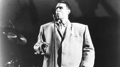A24 Releasing Remastered Version of Talking Heads Classic Concert Film ‘Stop Making Sense’ - variety.com