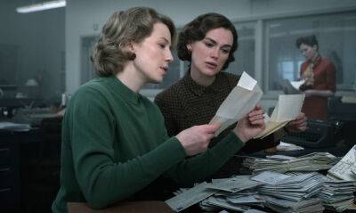‘Boston Strangler’ Review: Keira Knightley & Carrie Coon As The Journalists Who Broke One Of The Most Notorious Crime Cases Of All – And Finally Get The Spotlight - deadline.com - Boston