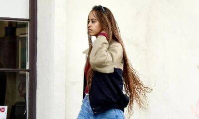 Malia Obama shows off waist long hair while out for lunch in LA - us.hola.com - Los Angeles - Los Angeles