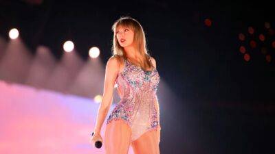 Taylor Swift Kicks off Eras Tour in 'Swift City, Era-zona' Telling Fans 'How Much I've Missed You' - www.etonline.com - Taylor - Arizona - city Glendale, state Arizona