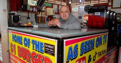 The secret behind how Blackpool's famous £1 burger stall manages to keep its prices so low - www.manchestereveningnews.co.uk - Britain - Las Vegas
