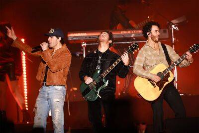 How much is the cheapest Jonas Brothers Broadway ticket? - nypost.com - New York