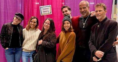Aubrey Plaza Attends 90s Con as a Fan, Poses With the Cast of ‘Charmed’ and ’Sabrina the Teenage Witch’: Photos - www.usmagazine.com - state Connecticut - Hartford
