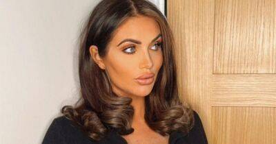Amy Childs debuts a flattering take on the two-tone 'skunk' hair colour trend - www.ok.co.uk