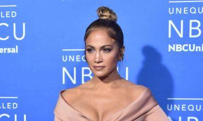 Jennifer Lopez poses in just heels in photos you have to see - hellomagazine.com
