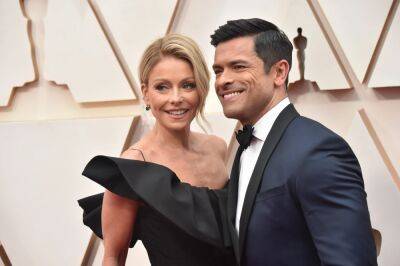 Mark Consuelos & Kelly Rippa Developed ‘Ludicrous’ FaceTime Sexual Rituals While He Was Filming In Canada - etcanada.com - Canada