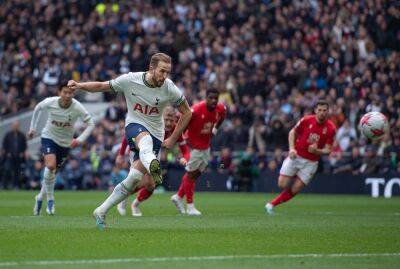 Apple Considering Bid For English Soccer Streaming Rights — Report - deadline.com - Britain - USA