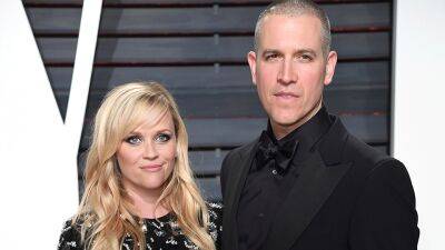 Why Are Reese Witherspoon Jim Toth Divorcing? They’re Making The Process As ‘Smooth As Possible’ - stylecaster.com
