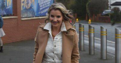 Helen Skelton risks bumping into ex Richie Myler as she presents at rugby match - www.ok.co.uk
