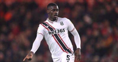 'I enjoy playing with him' - Manchester United loanee Axel Tuanzebe praised by Stoke City teammate - www.manchestereveningnews.co.uk - Manchester - city Stoke
