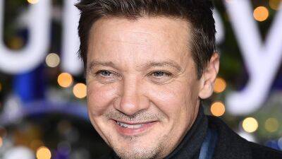 Jeremy Renner Walks in New Video of His Snow Plow Accident Recovery, Actor Uses Anti-Gravity Treadmill - variety.com - county Story - Lake