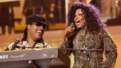 Watch Chaka Khan Duet With Stevie Wonder at Her 70th Birthday Party - www.etonline.com - Hollywood
