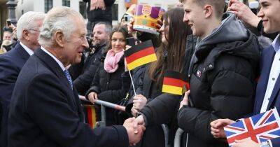 King Charles III Declines to Accept Burger King Crown From Fan: ‘I’m Alright’ - www.usmagazine.com - Germany