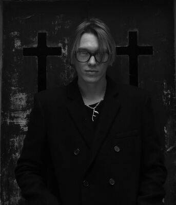 ‘Stranger Things’ Jamie Campbell Bower Set By Helmer Chuck Russell For ‘Witchboard’ Remake - deadline.com - Britain - France - parish Orleans - county Russell