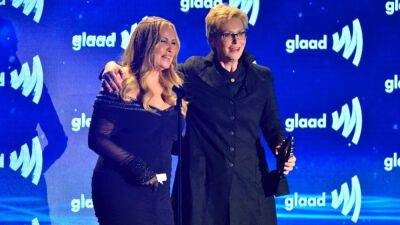 Jennifer Coolidge and Jane Lynch Have Surprise 'Best in Show' Reunion at 2023 GLAAD Media Awards - www.etonline.com