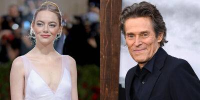 Willem Dafoe Was Willing To Take 20 Slaps From Emma Stone For Their Movie - www.justjared.com - New York - Beyond