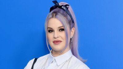 Kelly Osbourne Offers First Peek at Baby Boy During Visit With Uncle Jack - www.etonline.com - Britain
