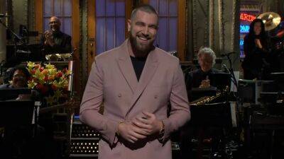 Travis Kelce Recalls Canceled E! Show ‘Catching Kelce’ In ‘SNL’ Monologue: “It Was A Little Embarrassing” - deadline.com - Britain - France - Philadelphia, county Eagle - county Eagle - Kansas City - city Philadelphia, county Eagle