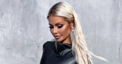 Chloe Sims debuts new ‘honey cream’ hair colour and extra long extensions - www.ok.co.uk - Britain - California