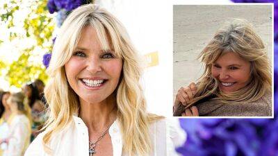 Christie Brinkley debuts new gray hair: 'To keep or not to keep' - www.foxnews.com
