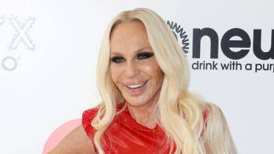 Donatella Versace Remembers Late Brother Gianni, Friendship With Prince and a Supermodel Catfight - variety.com - Los Angeles