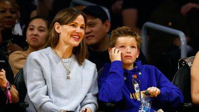 Jennifer Garner Sits Courtside with Son Samuel Affleck, 11, During Rare Public Appearance Together - www.justjared.com - Los Angeles - Los Angeles