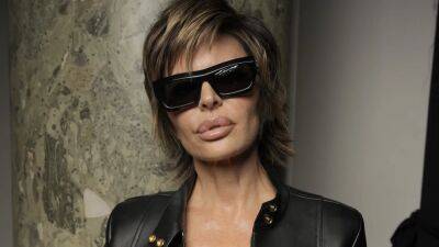 Lisa Rinna With a Bowl Cut Was Not on My 2023 Beauty Bingo Card—See Photo - www.glamour.com - Paris