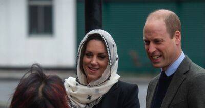 Kate Middleton wears headscarf at Muslim centre to thank quake relief fundraisers - www.ok.co.uk - Britain - Centre - Syria - Turkey - county King And Queen - county Cross