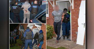 Suspects get rude awakening as police smash down doors in crackdown on major cocaine and heroin gang - www.manchestereveningnews.co.uk