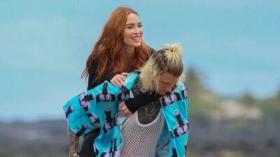 Megan Fox and Machine Gun Kelly Pack on PDA in Hawaii as They Work on Relationship - www.etonline.com - Hawaii