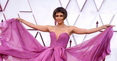 Halle Berry has jaws dropping as she's pictured totally naked drinking wine on her balcony - www.ok.co.uk - Hollywood - California - Malibu