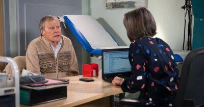 Fears for Roy Cropper in ITV Coronation Street as his health takes scary turn after devastating death - www.manchestereveningnews.co.uk