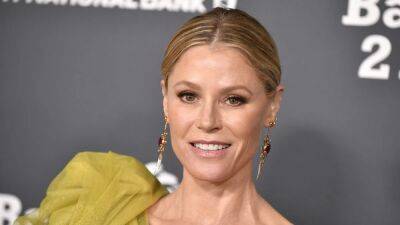 ‘Modern Family’ Star Julie Bowen to Star in Peacock Thriller Series ‘Hysteria!’ - thewrap.com - USA - Jordan - city Midwestern