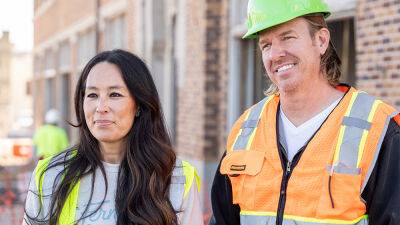 Chip and Joanna Gaines Get Into the Hospitality Biz in First Look at New Series ‘Fixer Upper: The Hotel’ - variety.com - Texas