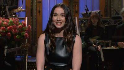 Ana De Armas Fools Viewers With ‘SNL’ Monologue In Spanish; Says She Learned English Watching ‘Friends’ - deadline.com - Britain - Spain - USA - Cuba