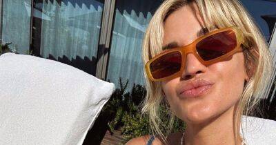 Ashley Roberts shows off rock hard abs on trip to desert hometown - www.ok.co.uk - Los Angeles - Los Angeles - USA - Arizona